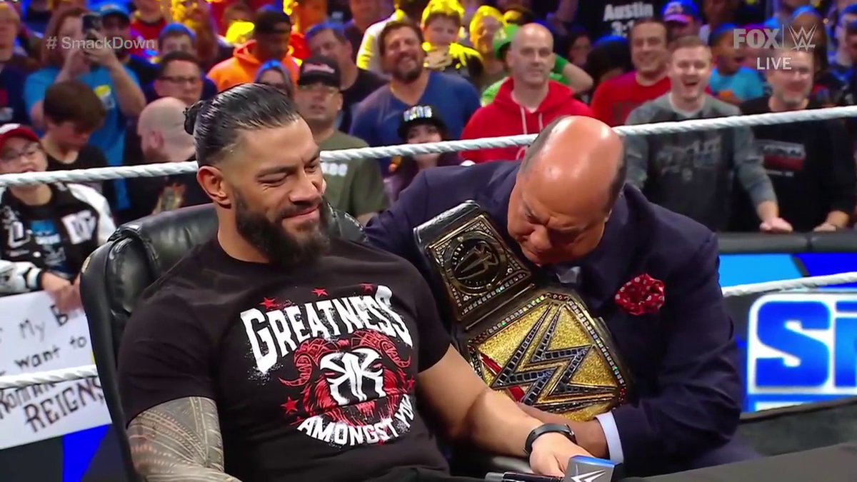 LA Knight really brought up the darkest moment in Roman Reigns career and threw it in his face 😭😭😭 I would’ve flipped the table on his ass too #SmackDown