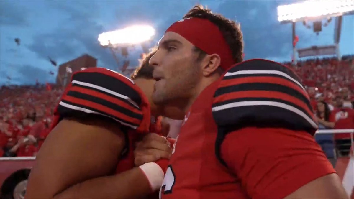 Before Utah QB Bryson Barnes was tossing the pigskin, he worked on a pig farm. A farm with 12,000 pigs to be exact 😳🐷