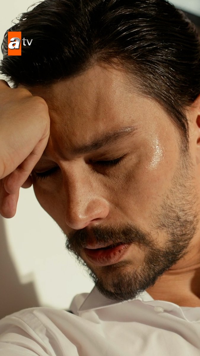 Ateş’in geçmişinde neler gizli? #Safir ‘Saklı Kalan Bir Aşk Hikayesi’ yeni bölümüyle Pazartesi 20.00’de #atv’de. 💠 atv