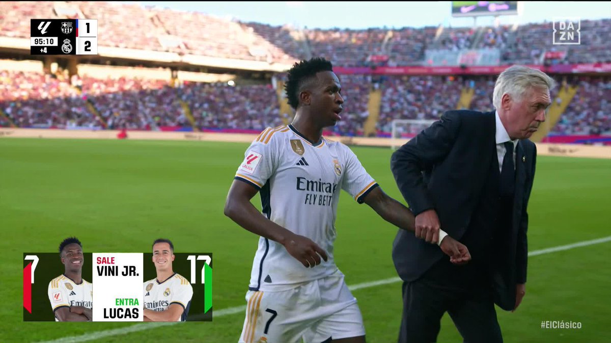 Ancelotti se puso en MODO PADRE Así se llevó a Vinicius cuando fue sustituido. Qué imagen 😮 #ELCLASICOEnDAZN ⚽