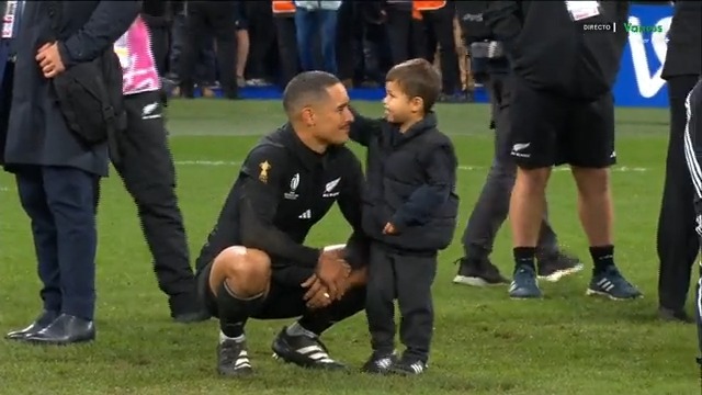 -Papá, si no has ganado, ¿por qué no lloras? -Porque lo he intentado, hijo. Porque es solo un juego. DE PADRE A HIJO, lecciones para toda la vida. #ÚneteALaMelé