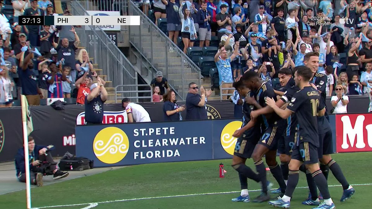Set piece perfection for the Philadelphia Union. Kai Wagner drops a dime to Nathan Harriel to make it 3-0. #DOOP // Audi #MLSCupPlayoffs