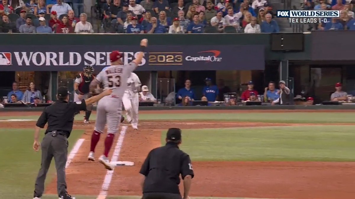 Christian Walker has it all the way. 😤 #WorldSeries