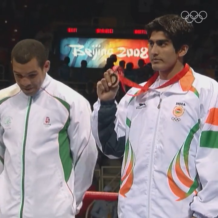 ๐๐ฎ๐ง๐๐ก๐๐ ๐ก๐ข๐ฌ ๐ฐ๐๐ฒ ๐ญ๐จ ๐ ๐ฅ Vijender Singh at Beijing 2008 is one for the ages! ๐ฅ #Boxing | Vijender Singh