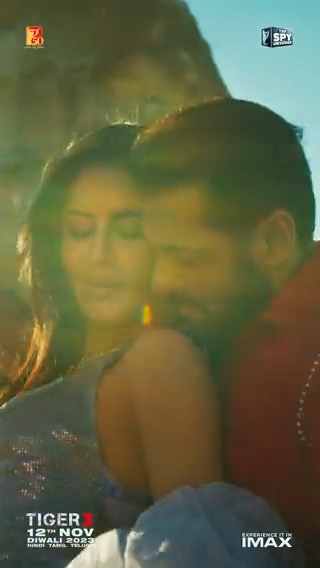 Can't stop vibing to this BANGER, can you? 🔥 #LekePrabhuKaNaam Watch the full song on YouTube/YRF #Tiger3 arriving in cinemas on 12th November. Releasing in Hindi, Tamil &amp; Telugu. #YRF50 | #YRFSpyUniverse