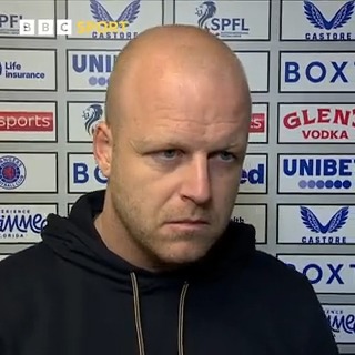 🗣️'It's not a penalty. The outcome of the game is defined by the penalty.' Steven Naismith says Rangers late penalty against Hearts should not have been given ⤵️ #BBCFootball