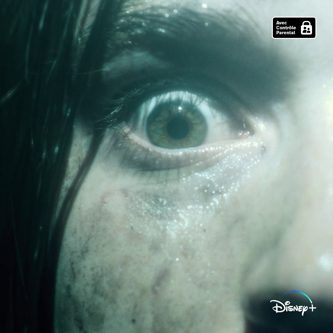 Ils viennent pour elle. Retenez votre souffle devant Traquée sur #DisneyPlus.