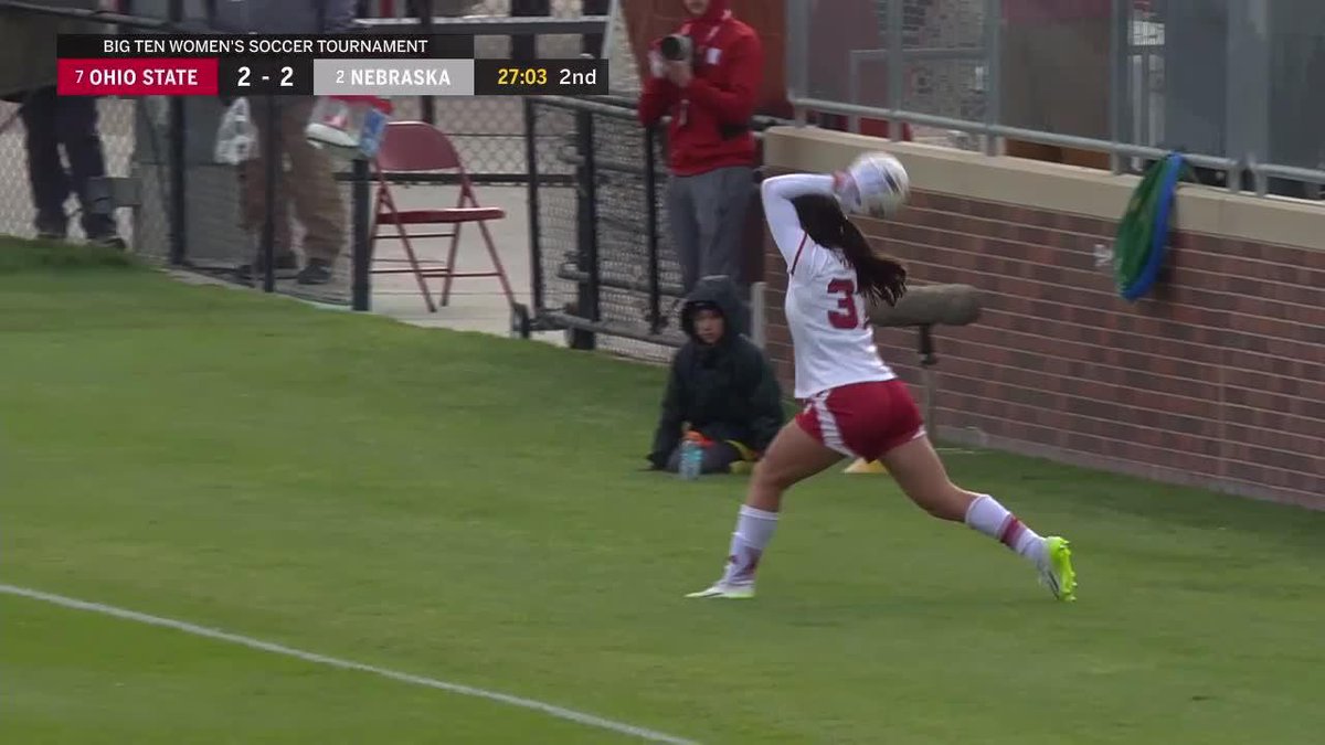 WHO ELSE?! Eleanor Dale gives the Huskers the lead!