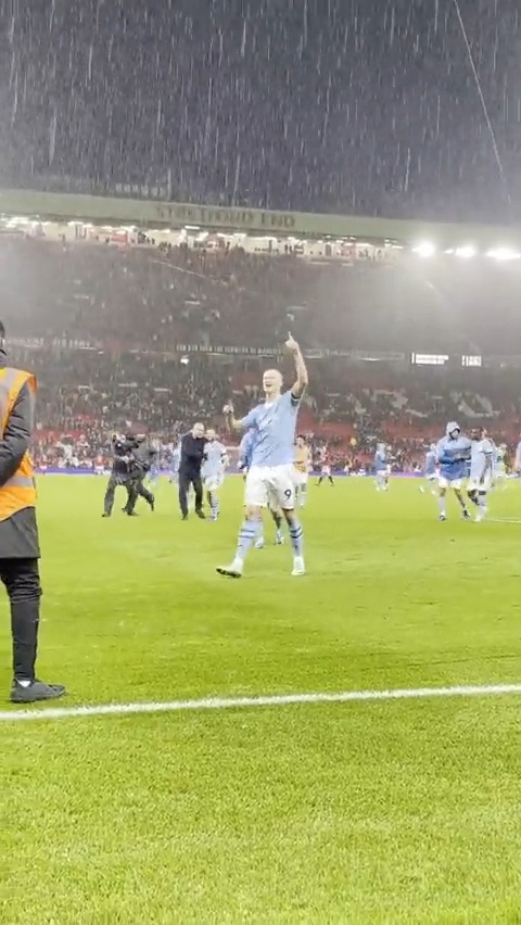 Haaland leading City's Manchester derby celebrations! 🥳