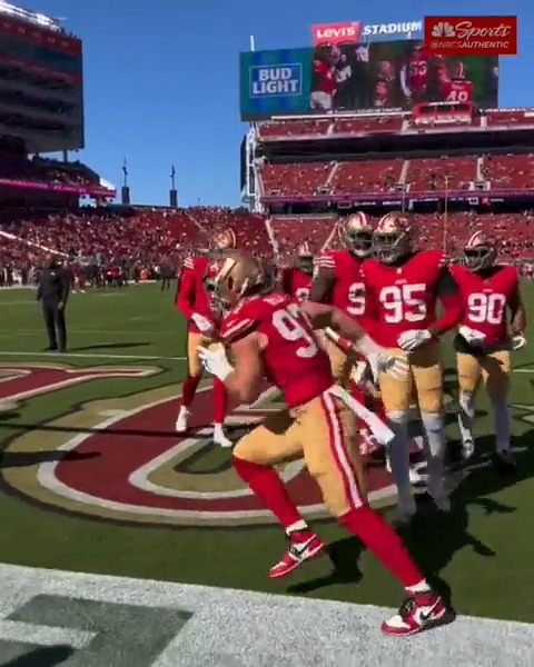 The 49ers' D-line is a scary sight 😈