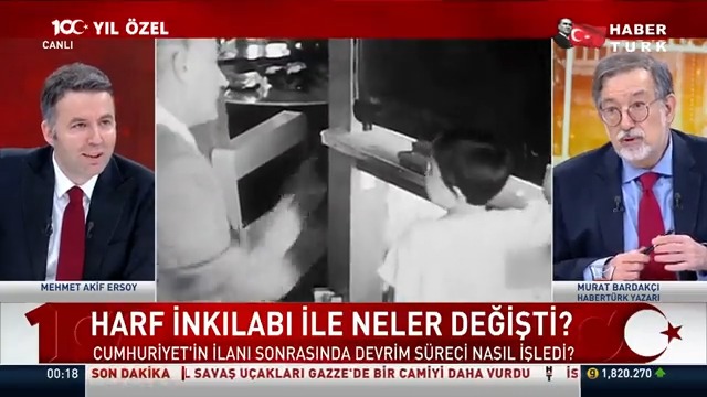 Harf devriminde "Doğru ve Yanlışlar"... Harf İnkılabı ile neler değişti? Cumhuriyet'in ilanı sonrasında devrim süreci nasıl işledi? Bugünün genç nesillerine düşen sorumluluklar neler? Habertürk Yazarı Murat Bardakçı #Cumhuriyetin100YılıÖzel'de anlattı.