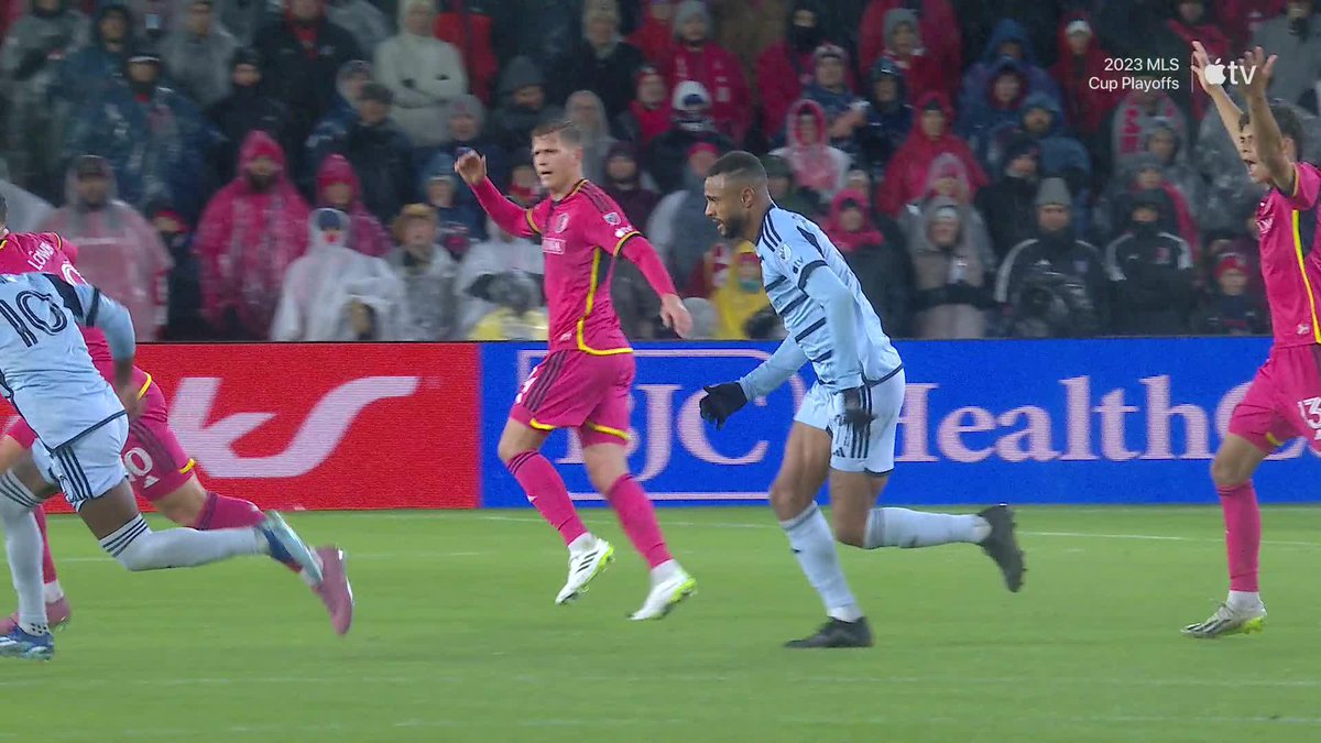 GADI KINDA TAKING OVER. It's three for Sporting Kansas City! Unreal. #SportingKC // Audi #MLSCupPlayoffs