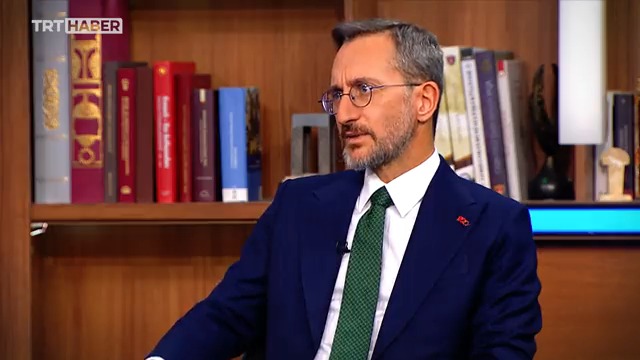 "Gazze'de oynanan oyun sadece Filistinli kardeşlerimize değil tüm bölge özellikle de Türkiye üzerine oynanan bir oyundur" İletişim Başkanı Fahrettin Altun, TRT 1'de Enine Boyuna programına konuk oldu.