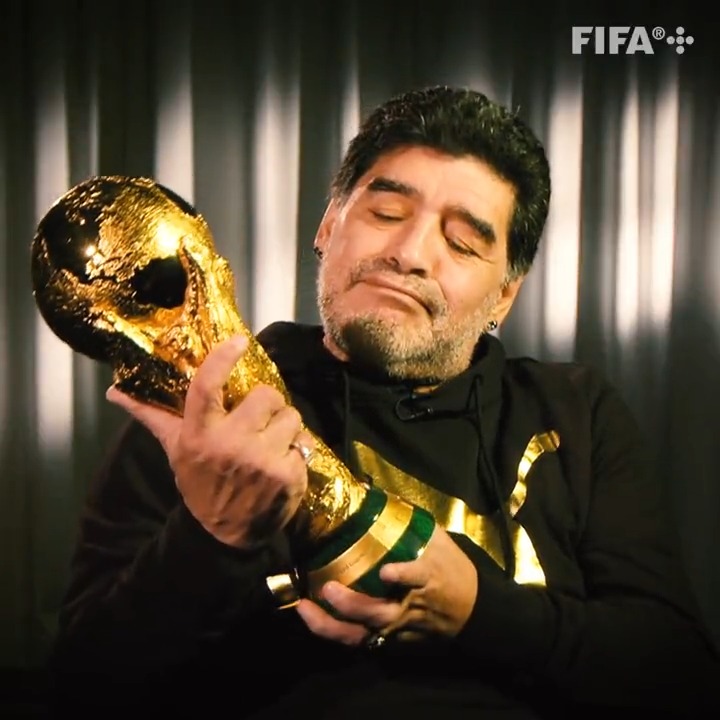 𝒀 𝒆𝒍 𝒔𝒖𝒆𝒏̃𝒐 𝒅𝒆 𝑴𝒂𝒓𝒂𝒅𝒐𝒏𝒂 𝒔𝒆 𝒄𝒖𝒎𝒑𝒍𝒊𝒐́... ⭐⭐⭐ 🇦🇷 ¡Feliz cumple, Diego! 🎂 #CopaMundialFIFA | #DiegoEterno