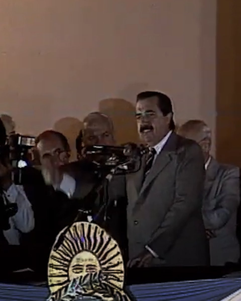 Hoy se cumplen 40 años de la vuelta de la democracia a nuestra querida Argentina. El 30 de octubre de 1983, tras el terror de la dictadura, volvíamos a poner nuestros votos en las urnas y nos convertíamos en protagonistas del destino de la patria 🇦🇷