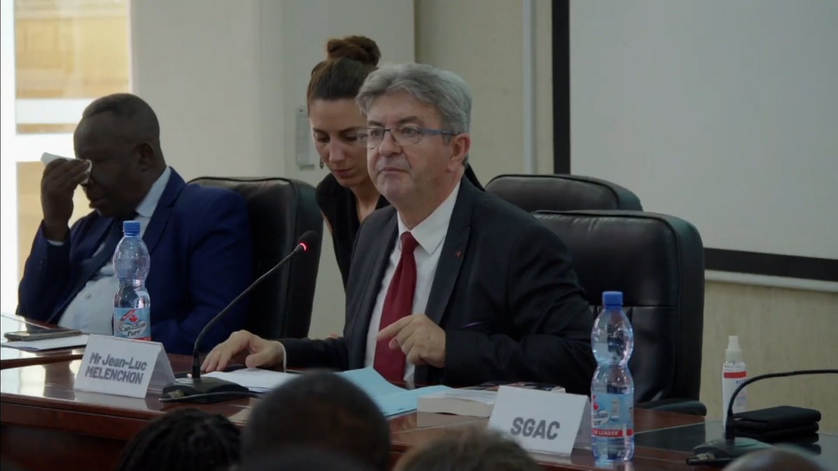 Parler de terrorisme est une manière de se dispenser du droit international. À partir de là, on organise la lutte entre le Bien et le Mal, dans laquelle il n'y a ni règles, ni limites. J'ai parlé de crimes de guerre. Je demande à ce qu'ils soient tous condamnés. #FaitesMieux