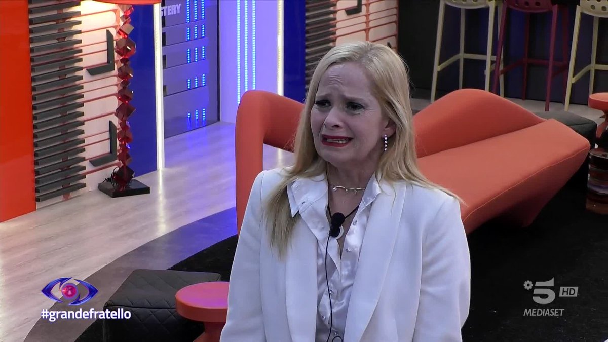 Resistere a questo Freeze è stato decisamente difficile per Grecia! ❤️ #GrandeFratello