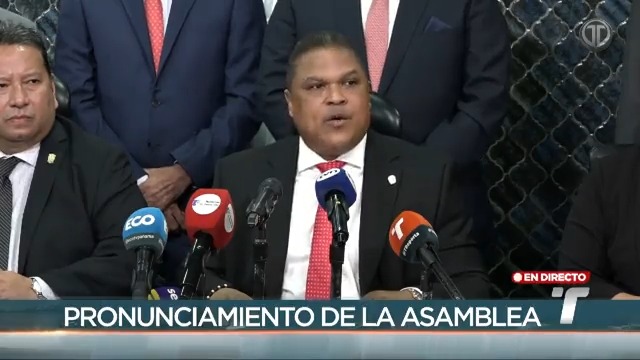 El presidente de la Asamblea Nacional, Jaime Vargas, dijo que tras la presentación por parte del Órgano Ejecutivo de un proyecto para la prohibición de nuevas concesiones para minería metálica en Panamá, los diputados propondrán un artículo para suspender los efectos del contrato minero aprobado mediante la Ley 406. #TReporta