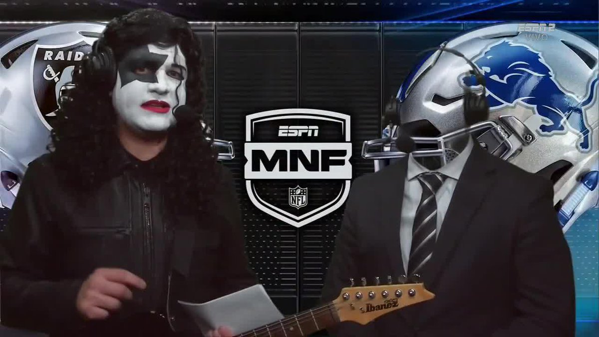 ¡Narradores de lujo para este MNF! 🎸🏈 Se nos viene un gran MNF con Eduardo Varela 🇲🇽 y Pablo Viruega en modo Halloween 🎃👻 📺: ESPN.com.mx / starplusla #NFLMX | #MNF