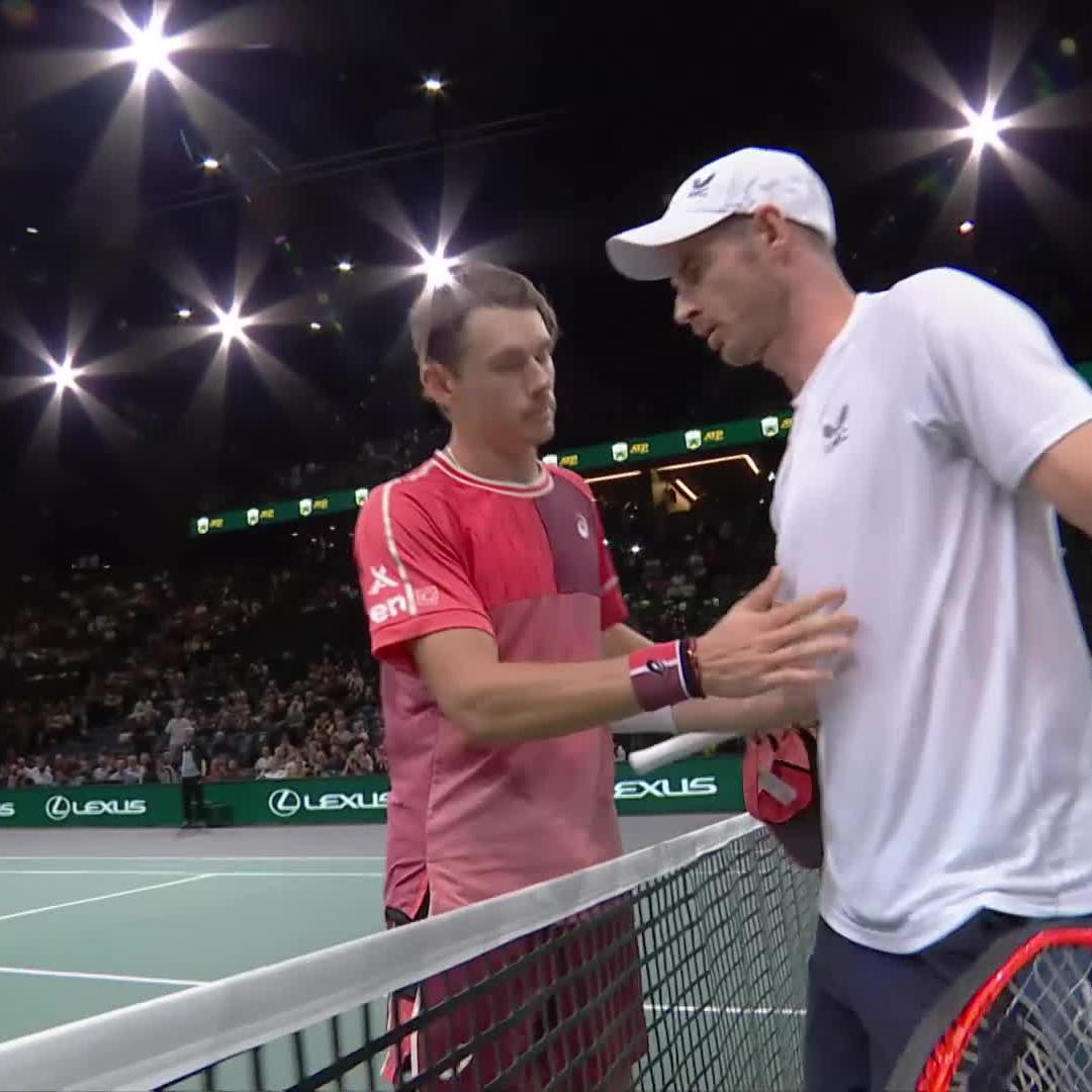 【男子テニス】世界ランク40位のアンディ・マレーがフルセットで敗れ初戦敗退、目前で勝利を逃し悔しさのあまりラケットを何度も叩きつけ破壊