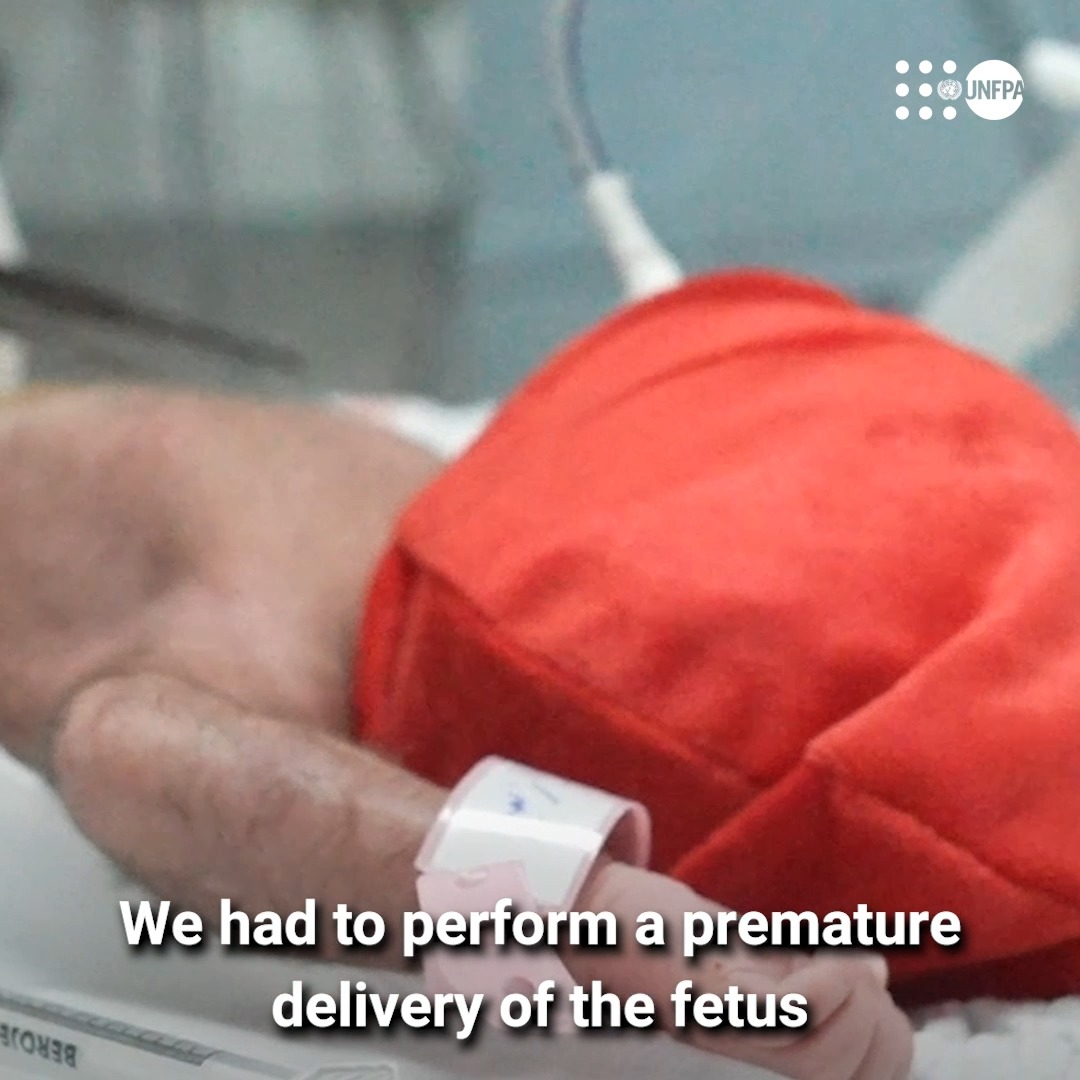 🚨 Thousands of people are taking shelter in Al-Shifa Hospital in #Gaza while staff try to help pregnant women and premature babies. Let filmmaker Bisan Ouda show you inside the hospital and hear from health workers in dire need of life-saving support. #NotATarget