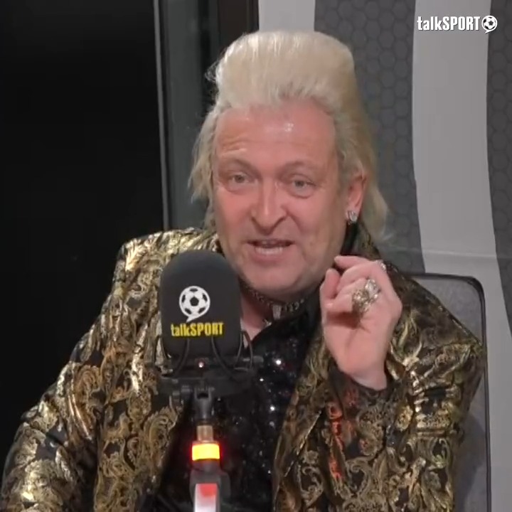“I’ve got Maradona with me now…” 🔮 Psychic @RealClintonB spoke to Diego Maradona live on @TSBreakfast today.. Watch until the end.. 😅🤣