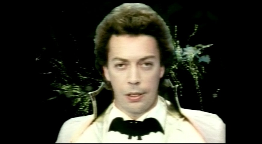 Happy Halloween from Tim Curry and us 🎃
