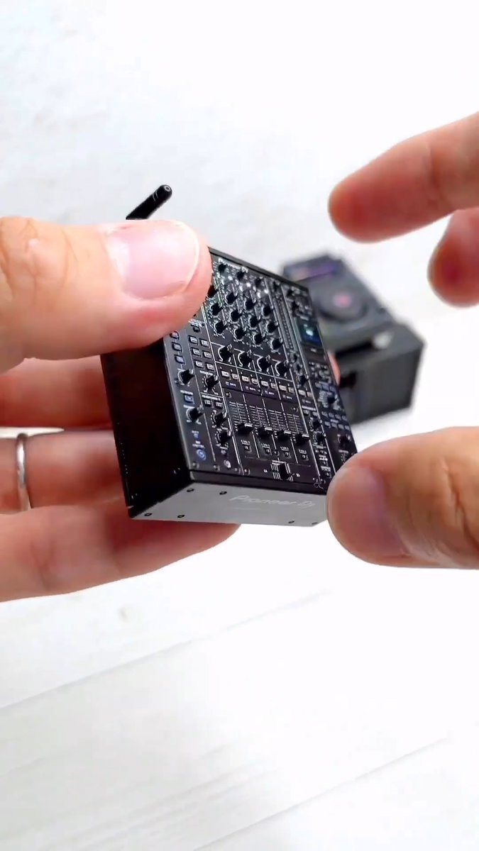 Miniature Pioneer set up by Recordfigure. 💿 Tag someone who needs one. 👇 🎥: “recordfigure” on IG.