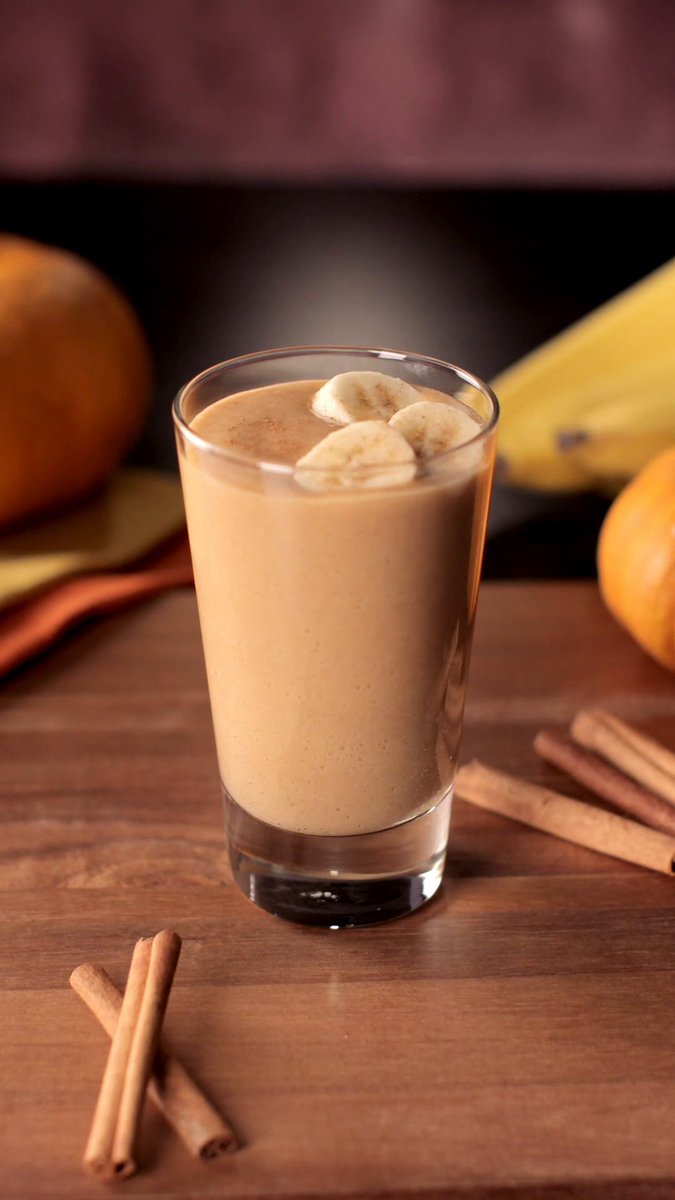 🍂🎃 Get 33 g of protein with this Pumpkin Banana Spice Shake. 💪 Find the full recipe here: #Herbalife24 #SportsNutrition #RebuildStrength