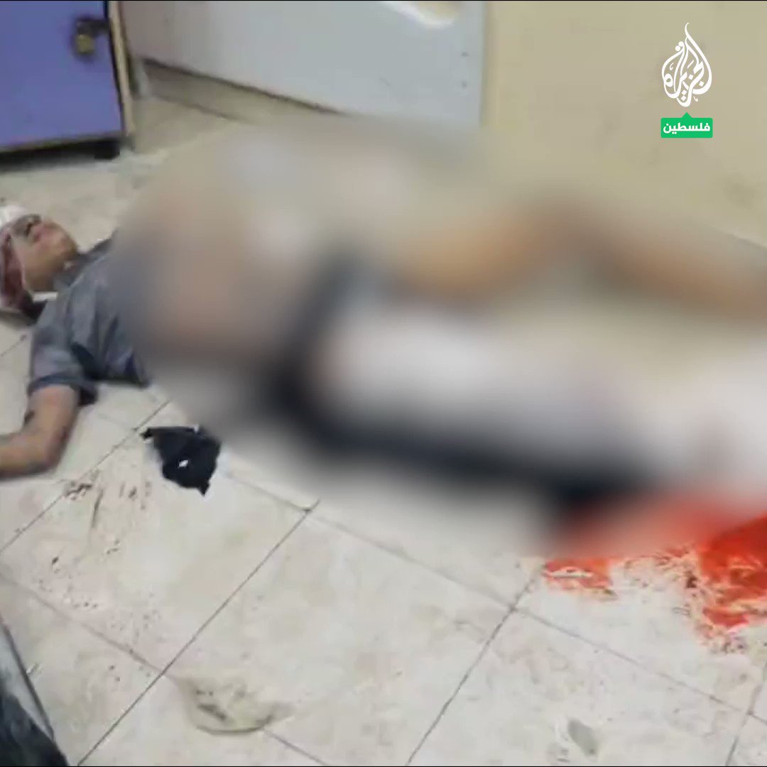 "عمو شربني مي مش قادر".. طفل فلسطيني مصاب يستنجد بصحفي لشرب المياه أثناء محاولات إسعافه #حرب_غزة #فيديو