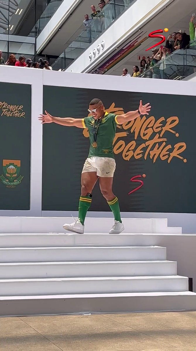 Who had the best walkout today at the Springboks' visit to the SuperSport offices at MultiChoice City? 😂