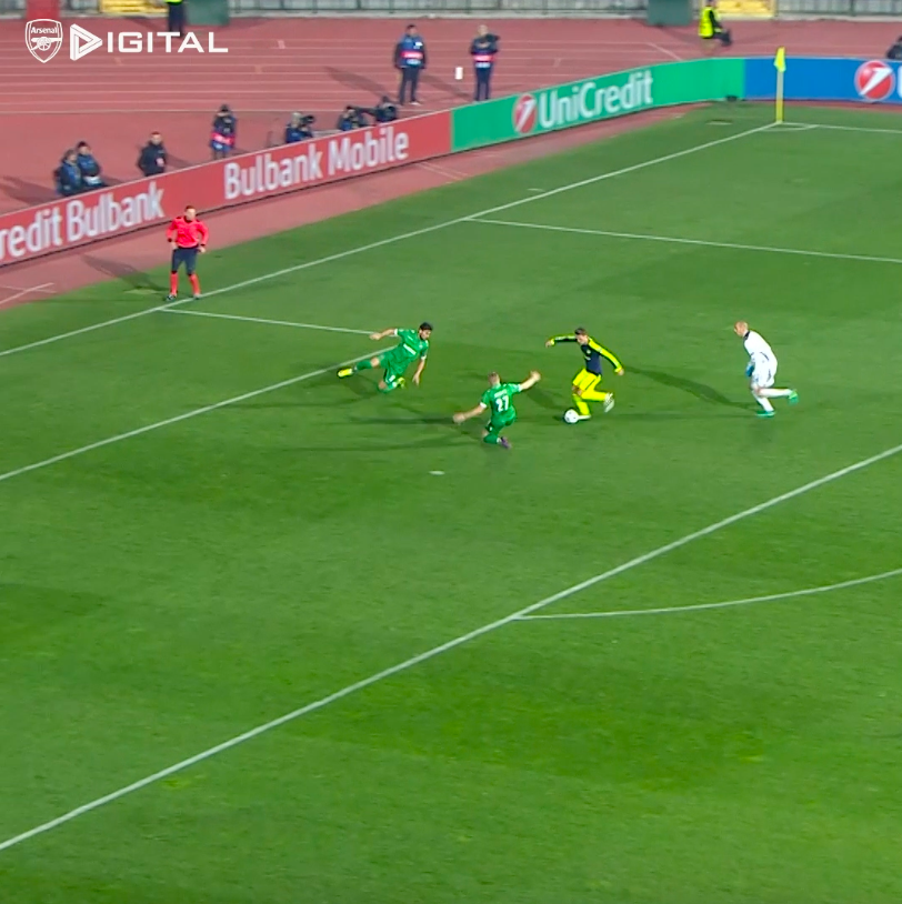 Seven years ago today, Mesut Ozil retired a goalkeeper and two defenders with this incredible solo goal in the Champions League 😮‍💨 Cold 🥶 (via Arsenal)