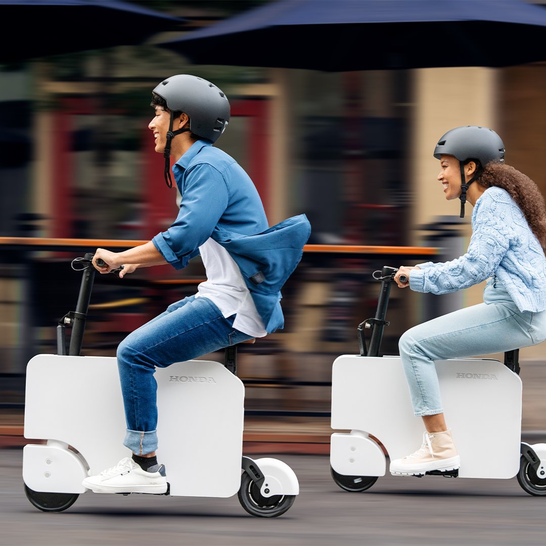 All-electric and ultra-compact. Get your hands on the all-new #Motocompacto available for order at
