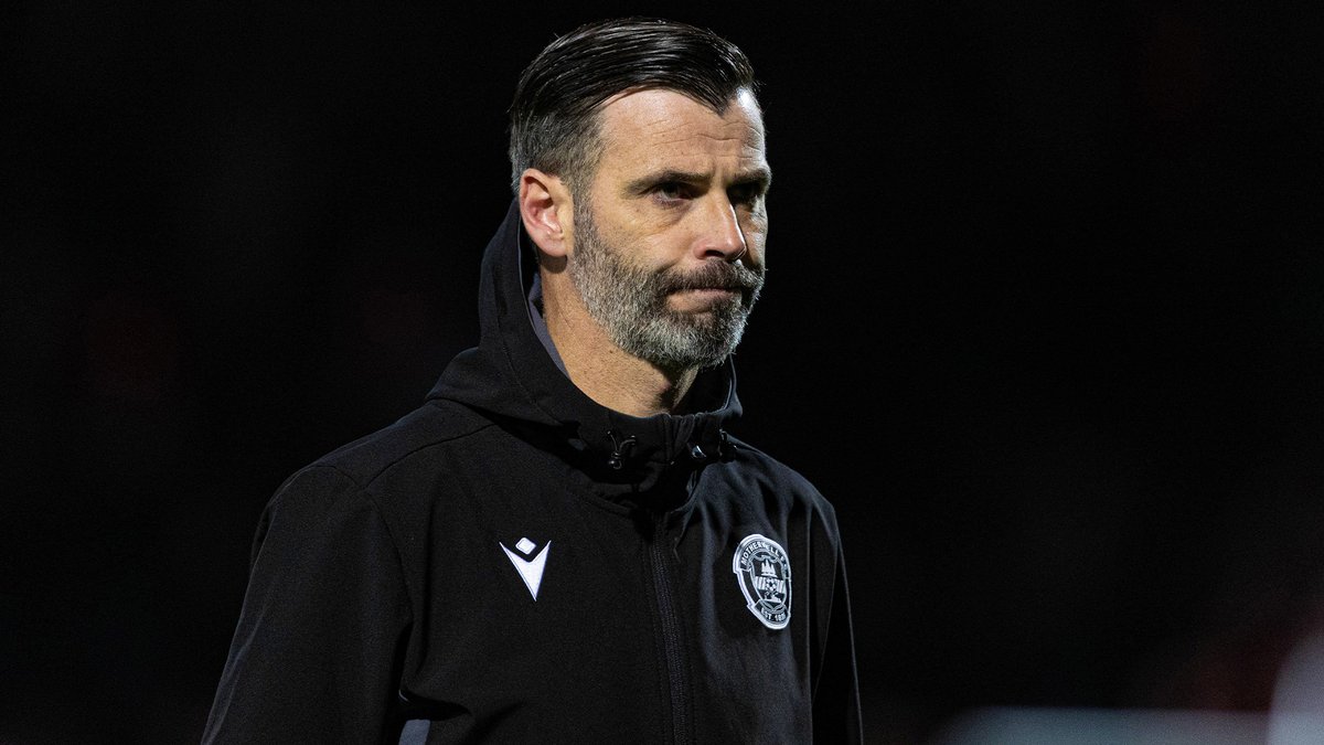 • Our poorest 90 minutes since February • Decision making poor • To get out of this run we need to be together The manager reacts to tonight’s defeat to Aberdeen.