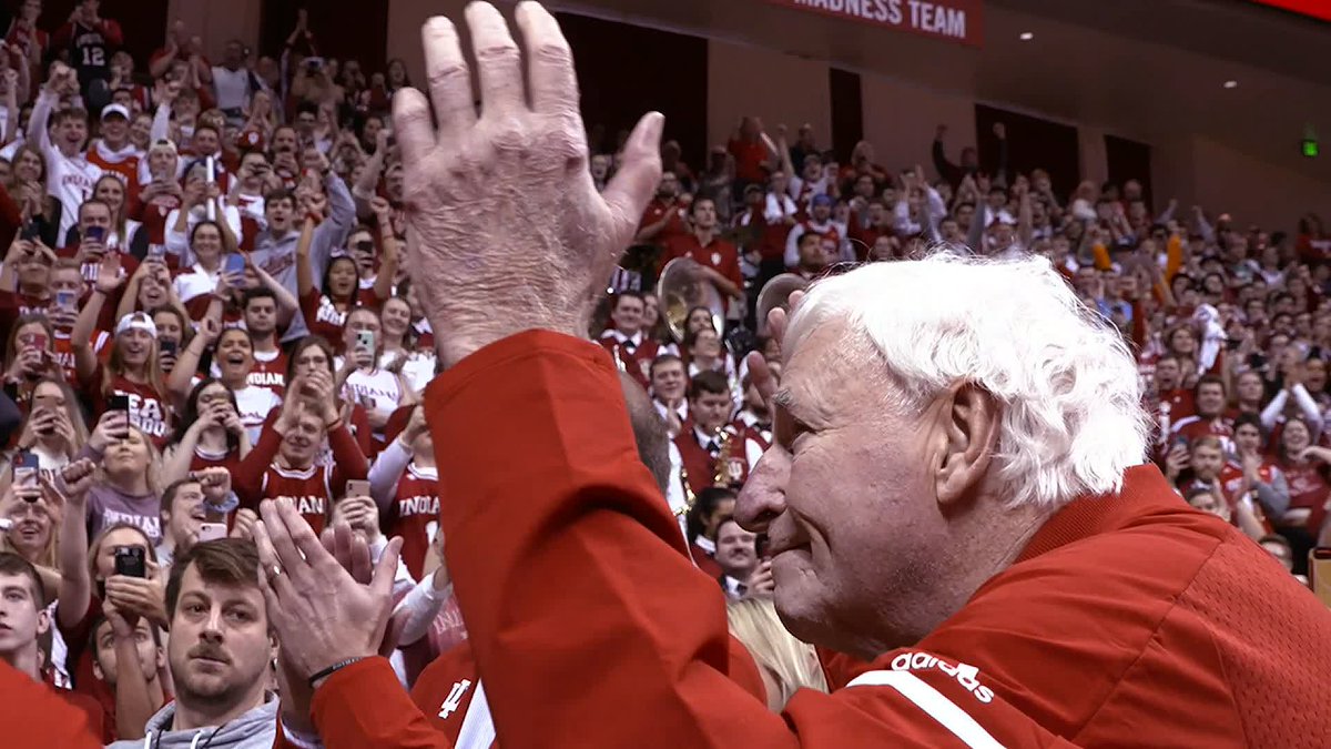 𝘉𝘰𝘣𝘣𝘺! 𝘉𝘰𝘣𝘣𝘺! 𝘉𝘰𝘣𝘣𝘺! It was a special day when Bob Knight made his long-awaited return to Simon Skjodt Assembly Hall in 2020. #iubb x Indiana Basketball