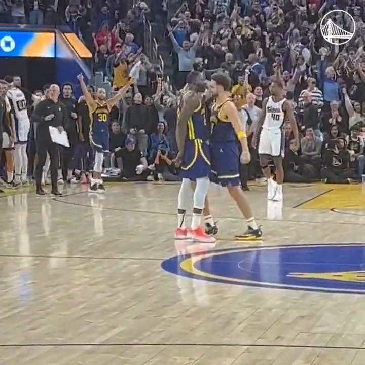 KLAY THOMPSON CLUTCH