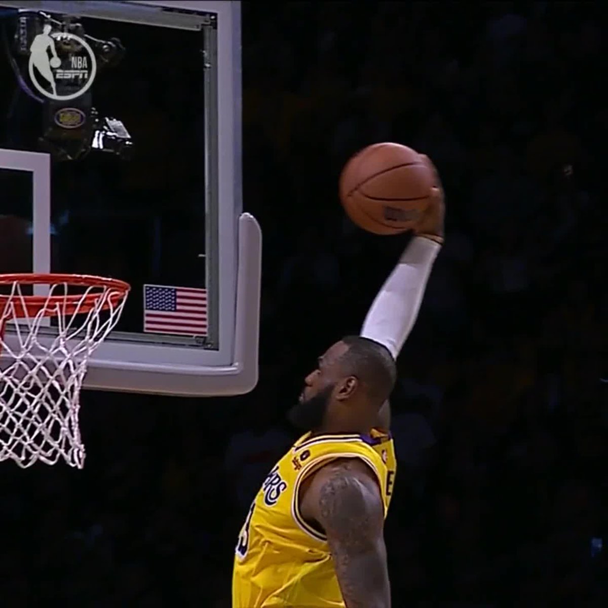REAVES OOP TO BRON 🔥