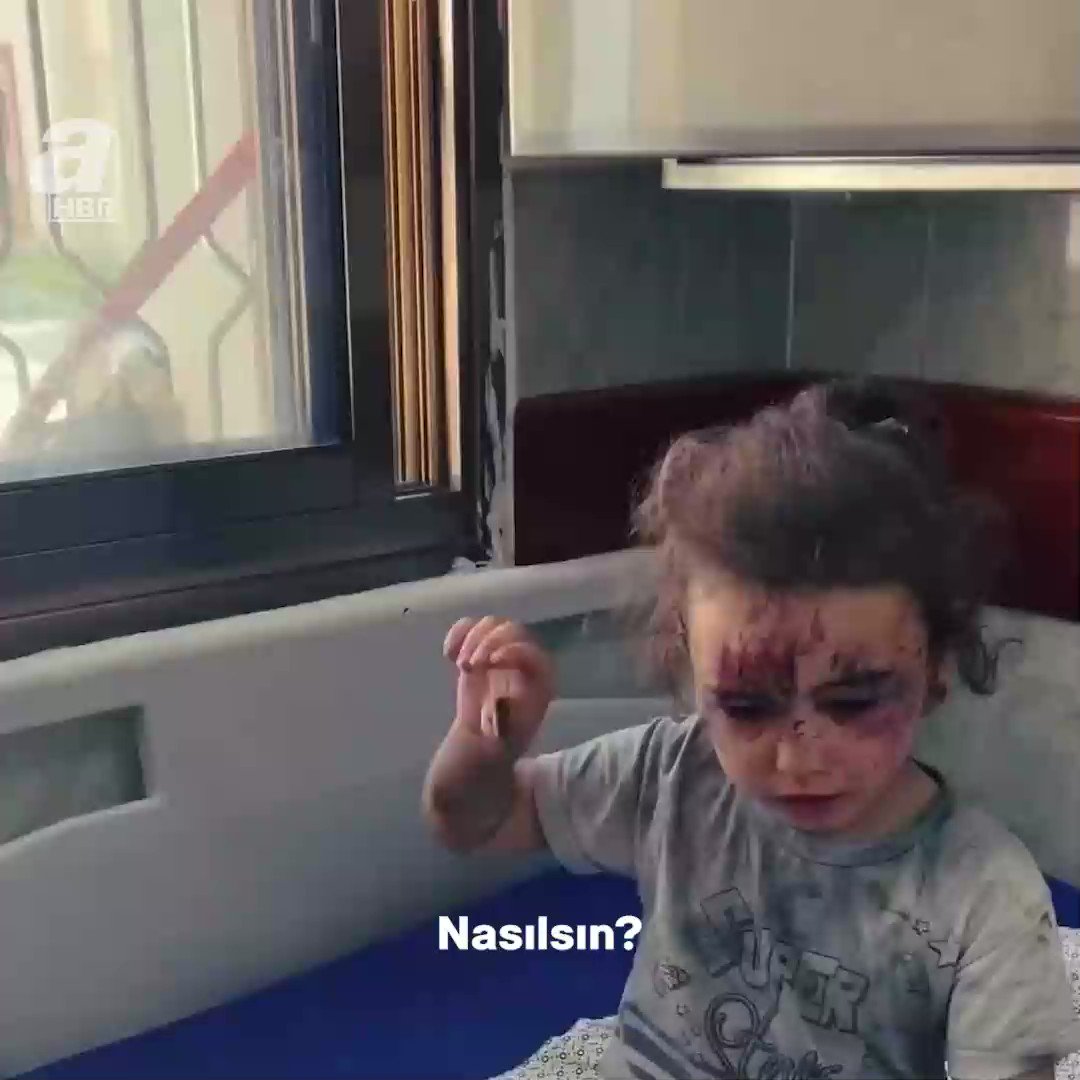 "BENİ BOMBALADILAR" ▪️İsrail'in saldırısında babası ve erkek kardeşi enkaz altında kalan, annesi ve kız kardeşini kaybeden Gazzeli küçük kızın söyledikleri yürekleri burktu.