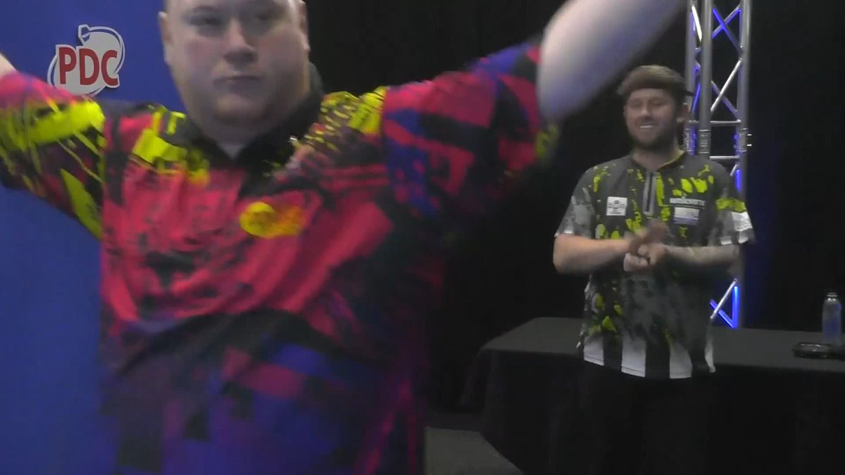 What a start to the day here in Barnsley! 🔥 Ricky Evans produces a sensational nine-dart leg to open his account in his crucial first round clash against Callan Rydz! 📺 #PC30