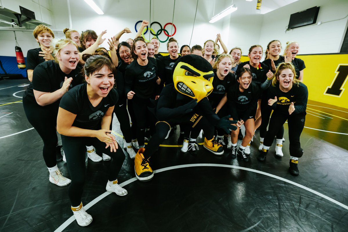 𝗚𝗼𝗼𝗱 𝗟𝘂𝗰𝗸 𝗞𝘆𝗹𝗶𝗲!🇺🇸 Kylie Welker x #Hawkeyes