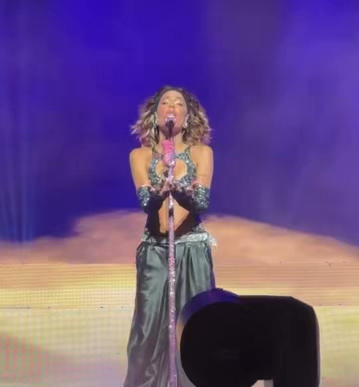 tini cantando I Will Always Love You en su concierto de Miami🔥