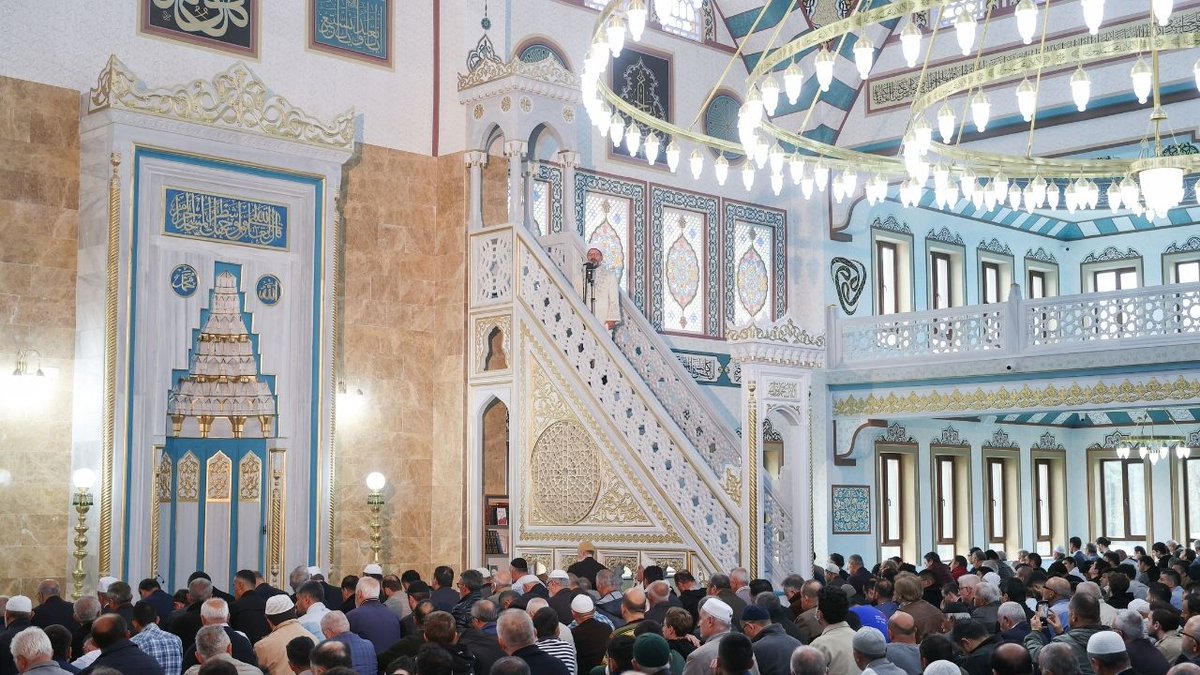 Gazze’de kadın, çocuk, yaşlı demeden dünyanın gözü önünde büyük bir soykırım gerçekleştirilmektedir. Eşi görülmemiş bu soykırımı gerçekleştiren gözü dönmüş caniler, cesaretlerini ümmet-i Muhammed’in suskunluğundan ve dağınıklığından almaktadır.