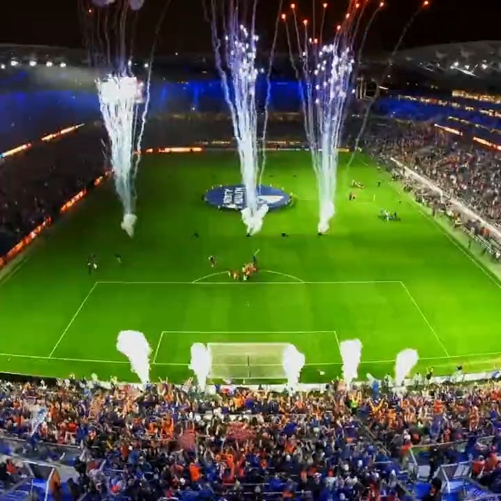 Epic scenes from the first-ever Audi #MLSCupPlayoffs game in FC Cincinnati 🔥