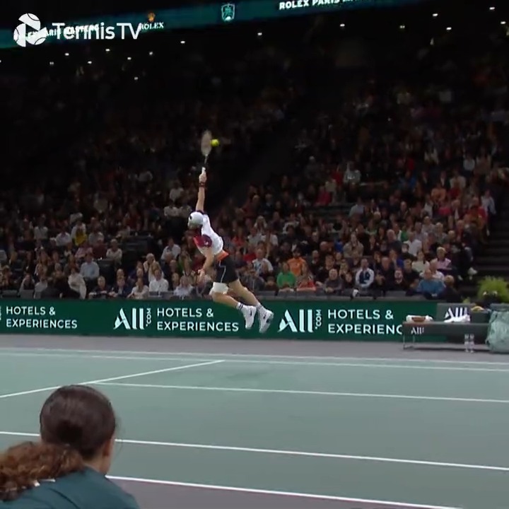 Hang it in the Louvre 🖼 All the angles of Grigor Dimitrov's INCREDIBLE overhead 😍 #RolexParisMasters