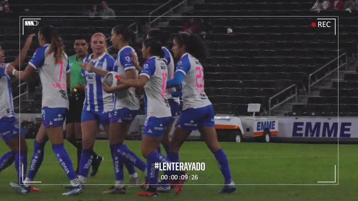 ¡Gran definición de Myra Delgadillo desde el manchón penal y así lo festeja! ⚽️🔥 #LenteRayado 📹