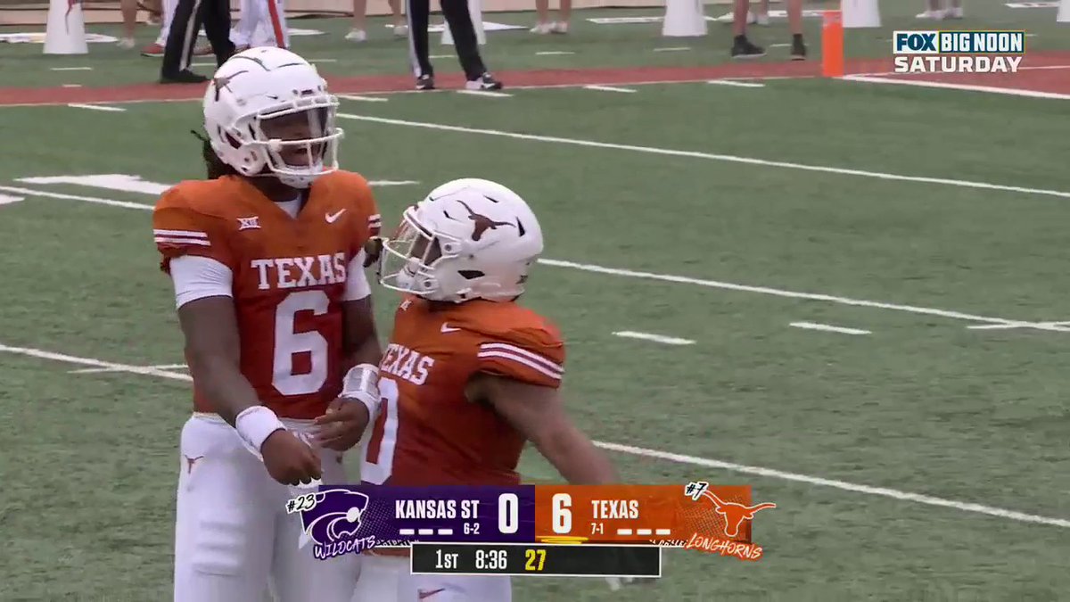 🗣️ "The Murph put the biscuit in the basket" Texas Football strikes first after a perfect throw by Maalik Murphy 🤘🔥