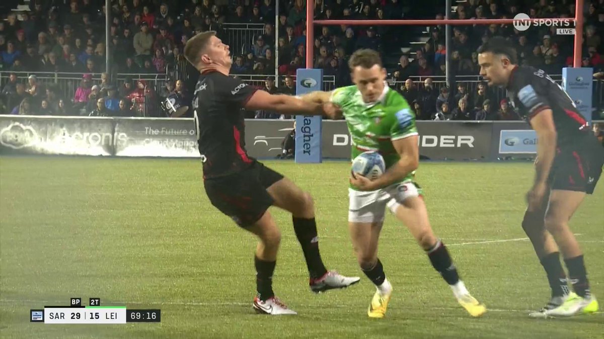 There was no stopping Jamie Shillcock 😮‍💨 Leicester Tigers close Saracens Rugby Club' lead to 29-17 #GallagherPrem