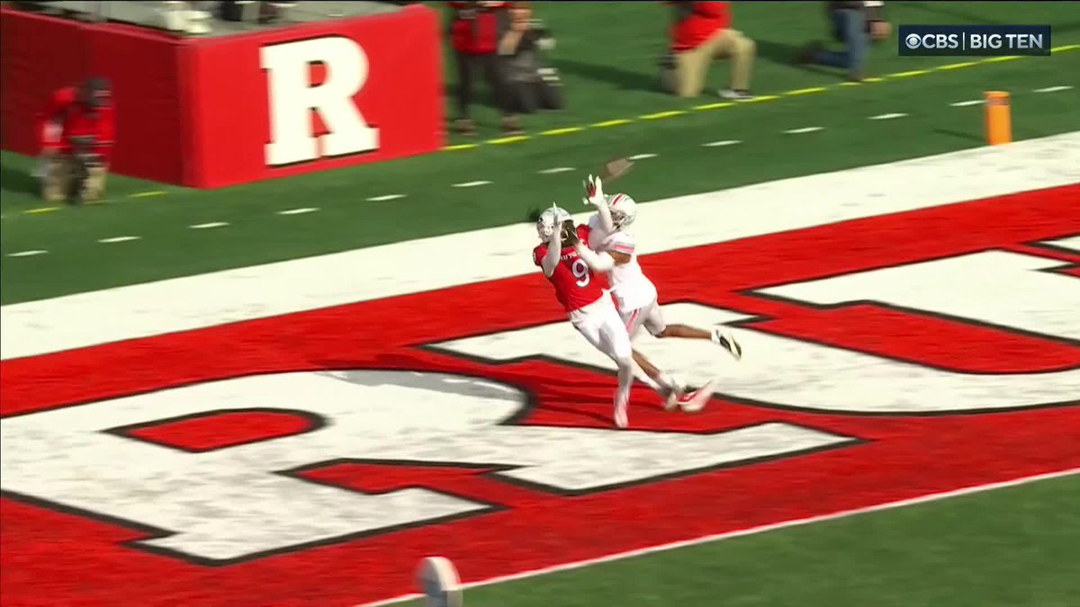WHAT A CATCH Rutgers Football 🪓 strikes back on a crazy contested grab.