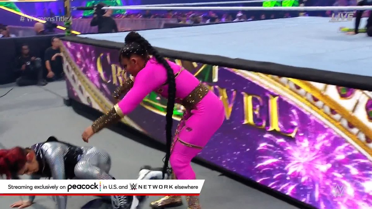 KAIRI SANE IS BACK!!! #WWECrownJewel