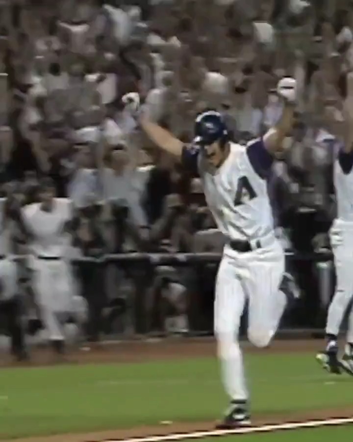 OTD in 2001, #WorldSeries Game 7, Luis Gonzalez of the Arizona Diamondbacks was facing the best closer of all time. The rest is history.